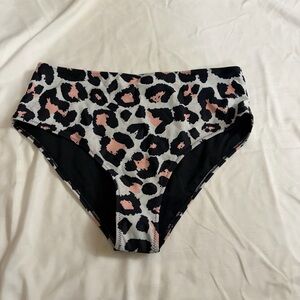 New Beachsissi animal print bikini bottoms size XL